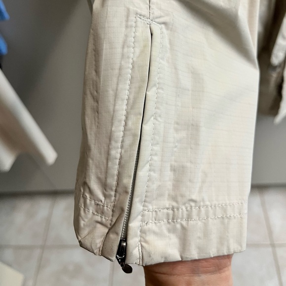 North Face Rain coat with belt and detachable hood. Size S - Picture 4 of 7